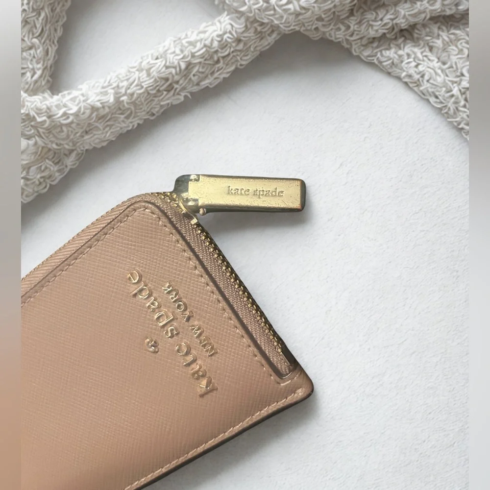 Kate Spade Taupe Leather Zip Cardholder – Gold Hardware, Gently Used